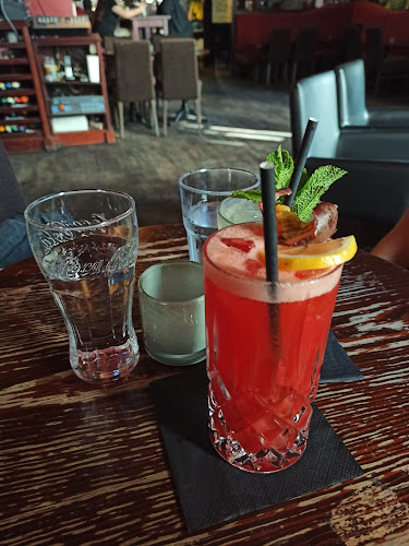 Opinii despre Cocktailbar - Billardcafé Downstairs în Wien - Gastronomie und Hotellerie