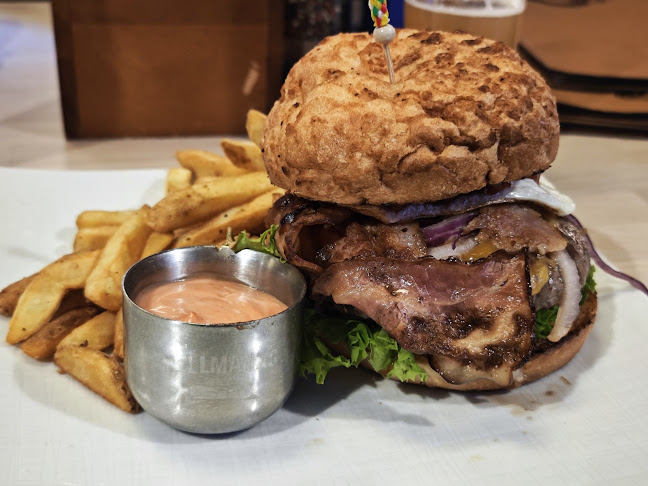 Opinii despre Frankie's Restaurant Bar & Café în Klagenfurt am Wörthersee - Gastronomie und Hotellerie