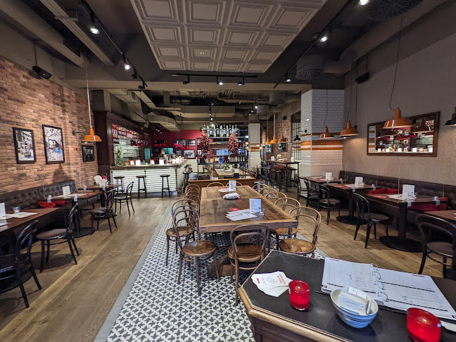 L'Osteria Pasching - Gastronomie und Hotellerie