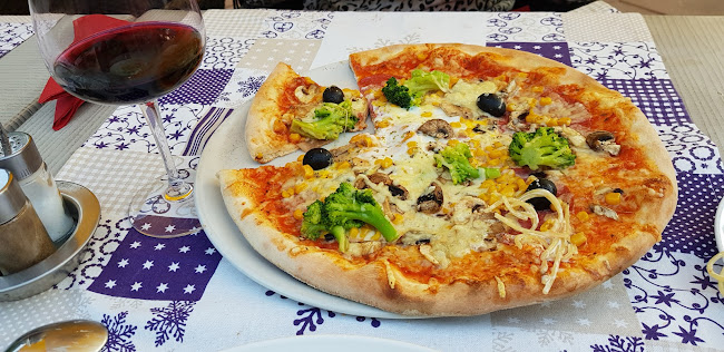 Opinii despre Pizzeria Scarabeo în Perchtoldsdorf - Gastronomie und Hotellerie