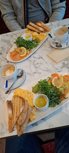 Comentarii opinii despre Karl Schneller