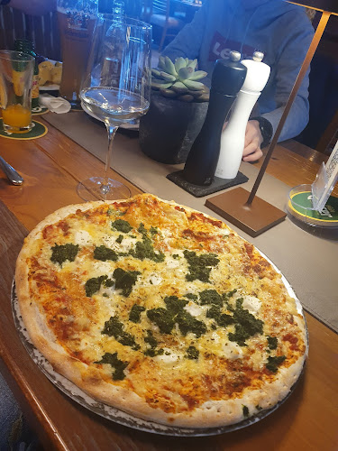 Opinii despre Platzl im Pongau - Restaurant & Bar în St. Johann im Pongau - Gastronomie und Hotellerie