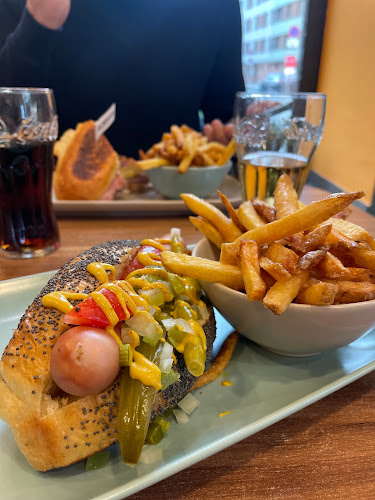 Opinii despre Dazwischen în Wien - Gastronomie und Hotellerie