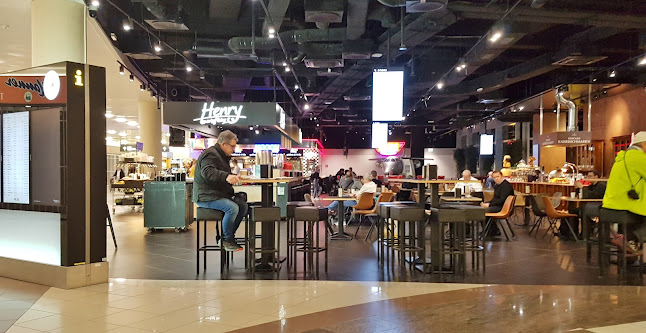 Comentarii opinii despre Henry