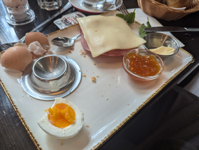 Gundis Café & Restaurant