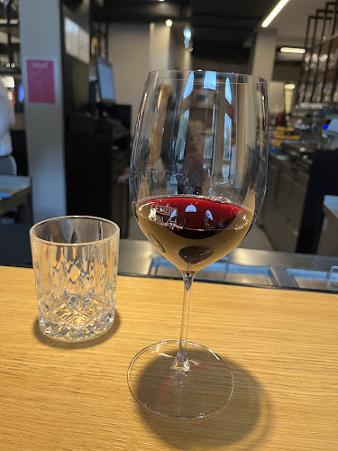 Comentarii opinii despre WEIN & CO Wien Schottentor – Weinbar & Shop