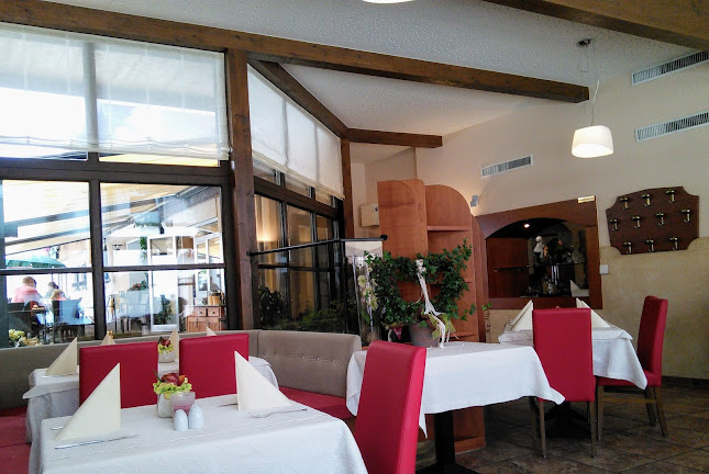 Opinii despre Ristorante Pizzeria LaRustica în St. Johann in Tirol - Gastronomie und Hotellerie