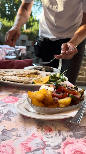 Opinii despre Trattoria Castel Nuovo în Klosterneuburg - Gastronomie und Hotellerie