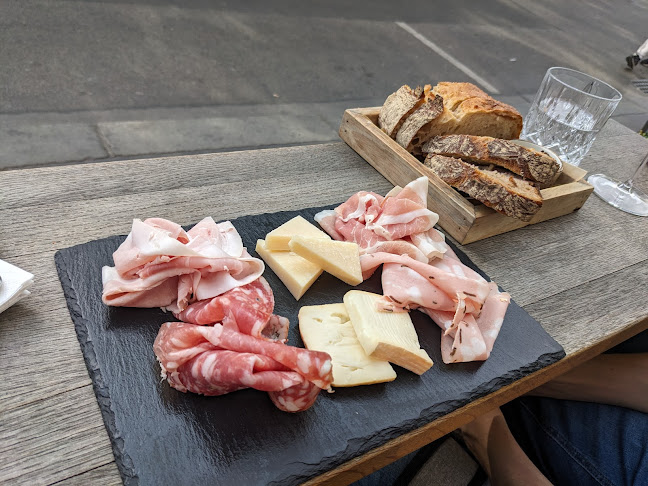 WEIN & CO Wien Schottentor – Weinbar & Shop