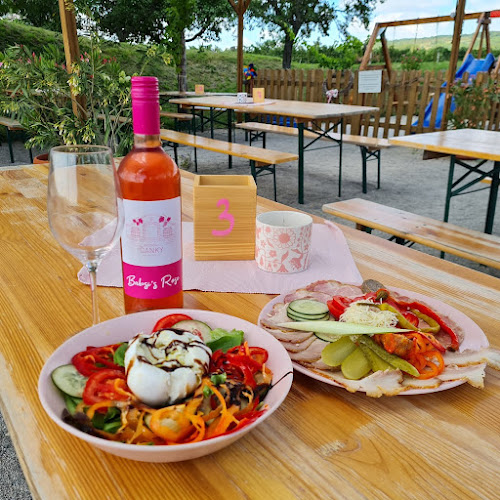 Opinii despre Buschenschank Canky în Prellenkirchen - Gastronomie und Hotellerie