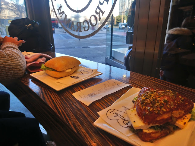 Comentarii opinii despre Der Mann der verwöhnt