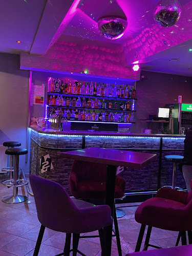 M2 Caffe & Bar - Gastronomie und Hotellerie