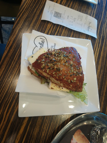 Comentarii opinii despre Der Mann der verwöhnt