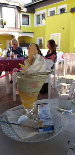 Comentarii opinii despre Cafe Bäckerei Konditorei Kundlatsch GmbH & Co KG