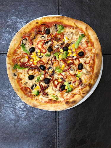 Pizzeria Piccolino - Gastronomie und Hotellerie