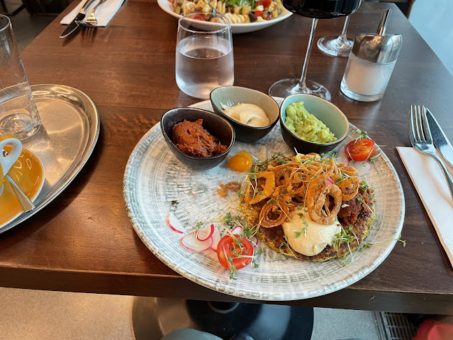 Comentarii opinii despre Poldi Fitzka