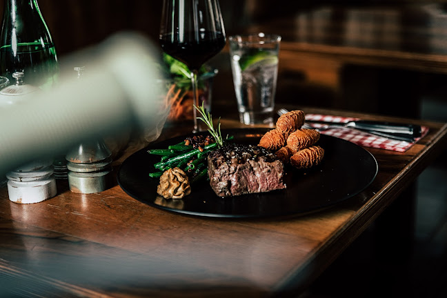 Opinii despre Restaurant & Bar Schulhaus în Söll - Gastronomie und Hotellerie