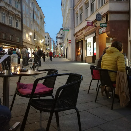 Opinii despre WEIN & CO Salzburg Platzl – Weinbar & Shop în Salzburg - Gastronomie und Hotellerie