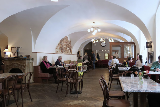 Café Diglas im Schottenstift - Wien