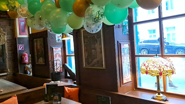 The Golden Harp - Irish Pub Simmering