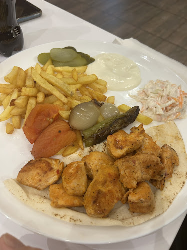 Opinii despre ROYAL FOODS مطعم عربي حلال100 مطعم مشاوي Grillrestaurant în Villach - Gastronomie und Hotellerie