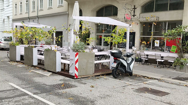 Opinii despre Zum Roten Bären în Wien - Gastronomie und Hotellerie