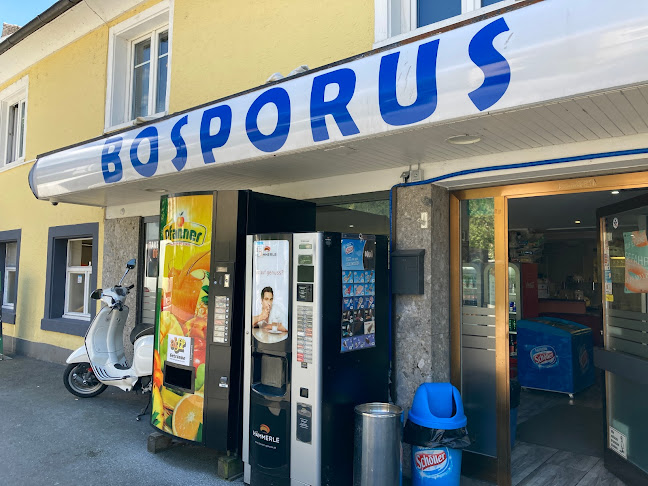 Bosporus am Hafen Imbiss