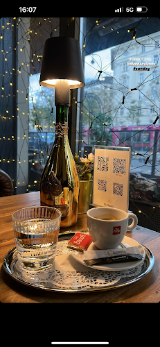 Opinii despre BLENDED SHISHA LOUNGE BAR în Wien - Gastronomie und Hotellerie