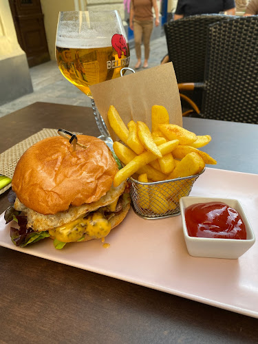 Delirium Le Pub - Gastronomie und Hotellerie
