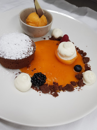 Opinii despre Gasthaus Kirchenwirt Kirchberg-Thening în Kirchberg-Thening - Gastronomie und Hotellerie