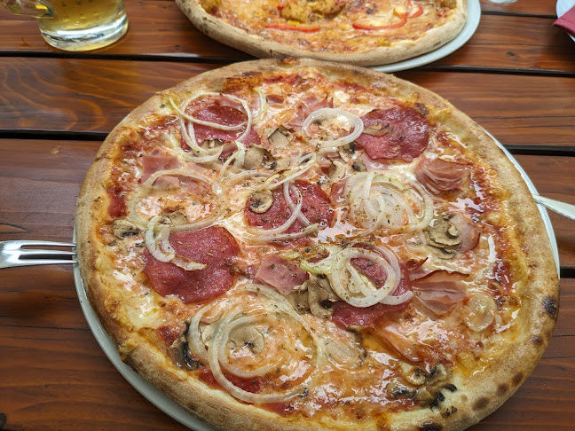 Arian Restaurant - Horn