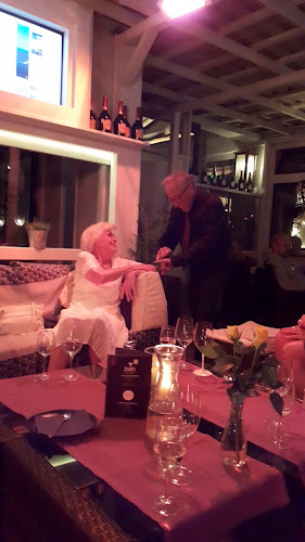 Asado's Steakhouse, Bar & Lounge