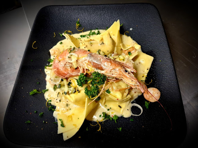 Opinii despre La Stella del sud Ristorazione E Trattoria Napoletana/Siciliana în Wels - Gastronomie und Hotellerie