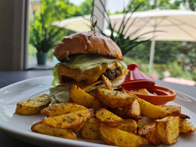 Opinii despre MINOR COCKTAILBAR KAFFEE SNACKS în Wien - Gastronomie und Hotellerie