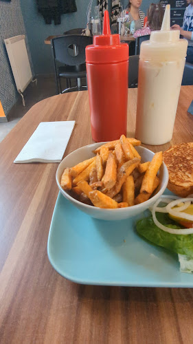 Opinii despre Dazwischen în Wien - Gastronomie und Hotellerie