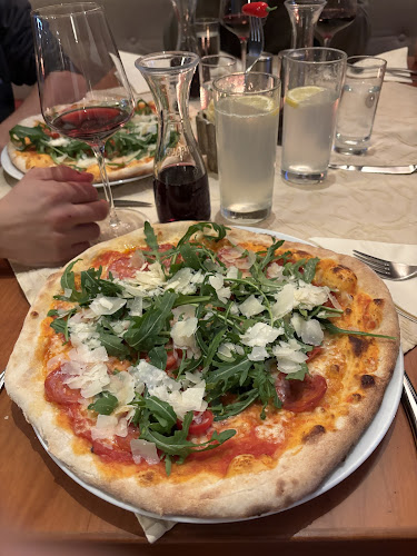 Opinii despre Ristorante Pizzeria LaRustica în St. Johann in Tirol - Gastronomie und Hotellerie