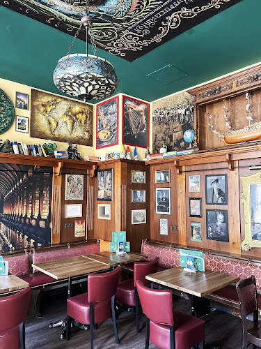 The Golden Harp - Irish Pub Simmering