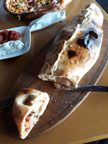 Opinii despre Kurtis Kebap und Pizza Ratzersdorf în St. Pölten - Gastronomie und Hotellerie