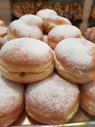 Mein Gebäck Leyla Yilmaz - Burgenlandstraße - Hainburg an der Donau