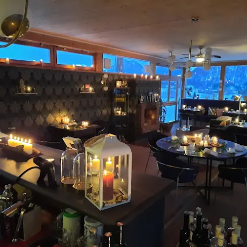 Comentarii opinii despre Das James