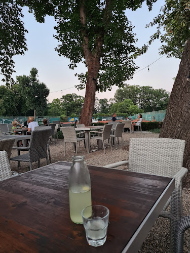 VOLEE - Club • Cafe • Restaurant - Gastronomie und Hotellerie