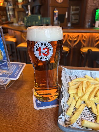 The Golden Harp - Irish Pub Simmering