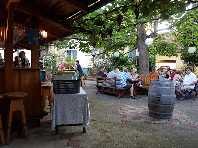 Die Bar | Schlagenhaufen