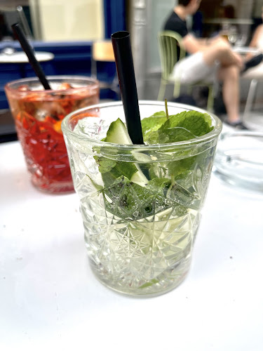 Opinii despre St. Art Galerie-Café-Cocktailbar în Wien - Gastronomie und Hotellerie