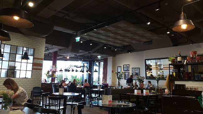 Plus-Kauf-Straße 7, 4061 Pasching