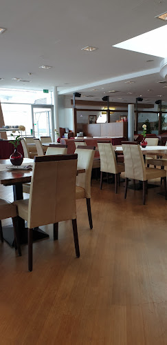 Flughafenstraße 1, 4063 Flughafen, 4063 Linz, Österreich