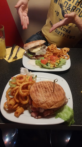 Buffalo Regau Cafe-Bar-Restaurant - Regau