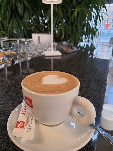 Türkis Restaurant Donau Zentrum