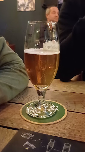 Hendricks - Café und Sportsbar im Bahnhof Praterstern Wien