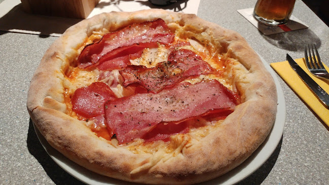 Opinii despre Pizzeria Sigis Pub în Unterach am Attersee - Gastronomie und Hotellerie